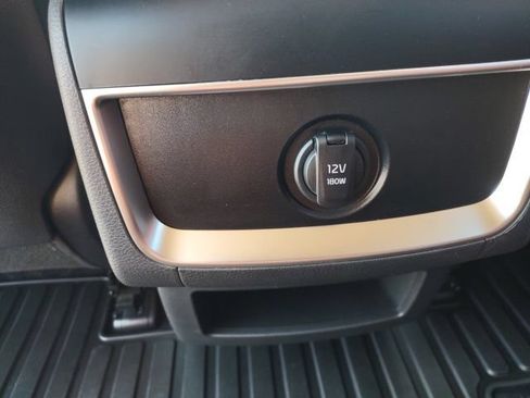 Used 2026 Kia Carnival EX FWD image 19