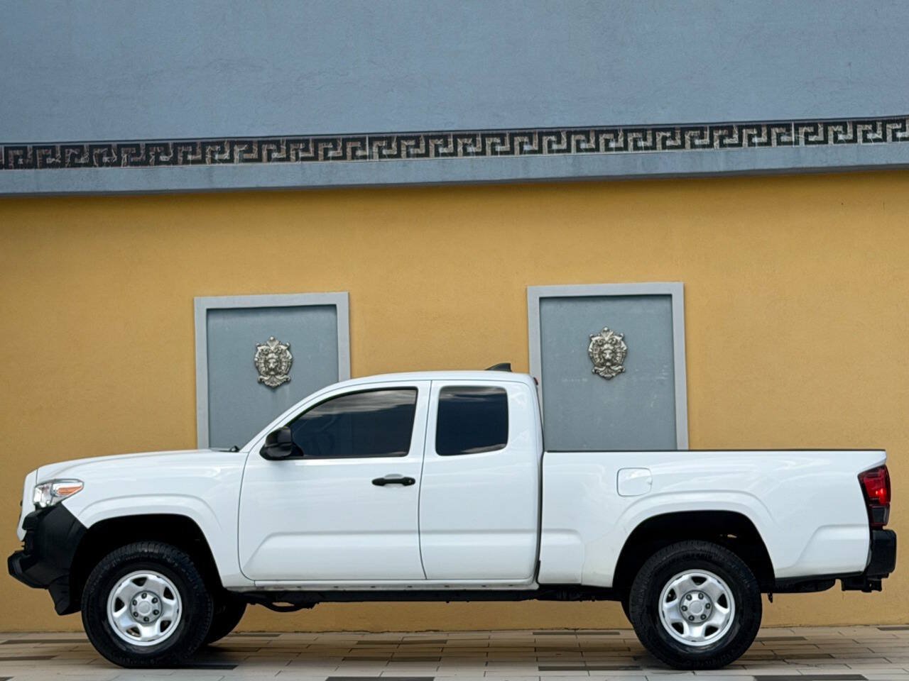 Used 2019 Toyota Tacoma SR RWD image 8