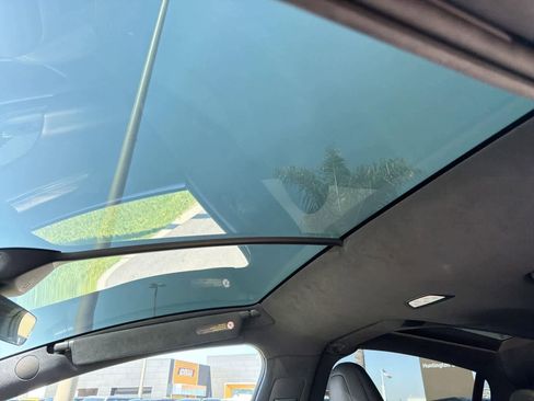 Used 2022 Tesla Model X image 10