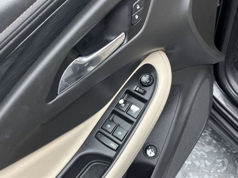 Used 2018 Buick Envision Preferred AWD/4WD image 7
