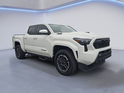 Used 2024 Toyota Tacoma TRD Sport w/ TRD Sport Upgrade Package AWD/4WD image 8