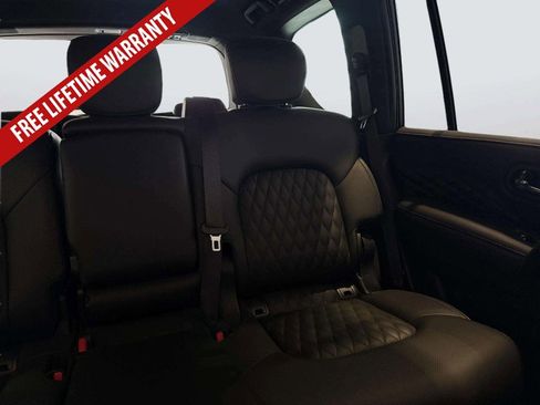 Used 2023 INFINITI QX80 Sensory w/ All-Season Package AWD/4WD image 32