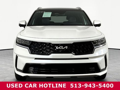 Certified 2023 Kia Sorento SX Prestige w/ Panoramic Sunroof Package AWD/4WD image 2