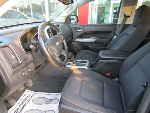 Used 2021 Chevrolet Colorado LT w/ Redline Special Edition AWD/4WD image 9