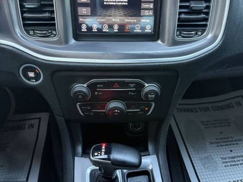 Used 2019 Dodge Charger SXT RWD image 15