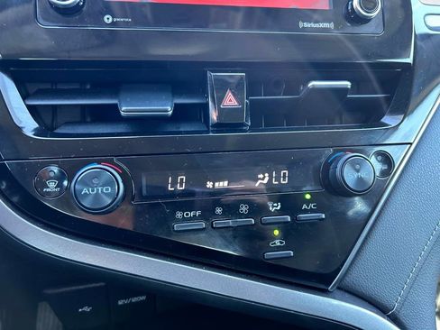 Used 2024 Toyota Camry SE image 28