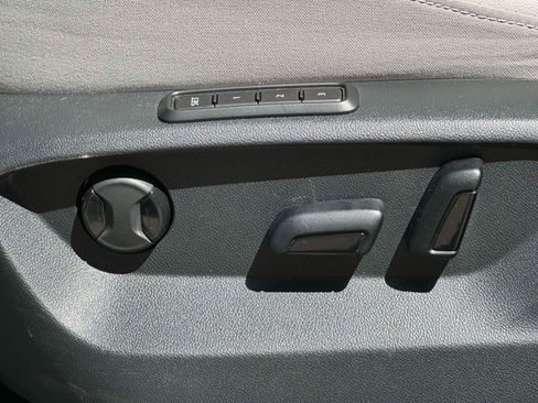 Used 2022 Volkswagen Tiguan SEL R-Line AWD/4WD image 16
