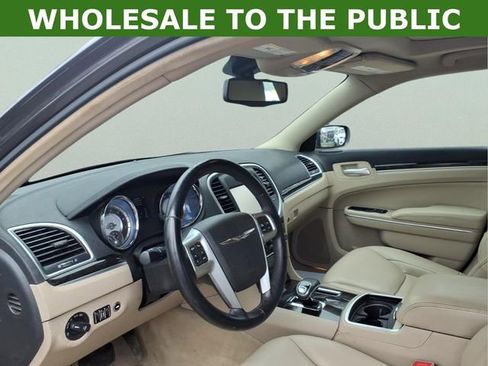Used 2013 Chrysler 300 AWD w/ Driver Convenience Group image 11