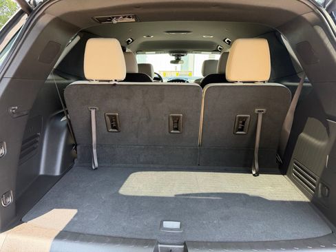 Used 2023 Chevrolet Traverse LT FWD image 35