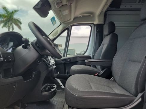 Used 2025 RAM ProMaster 2500 w/ Convenience Group FWD image 12