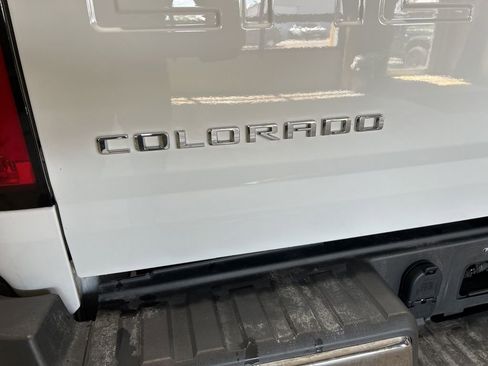 Used 2022 Chevrolet Colorado W/T AWD/4WD image 13