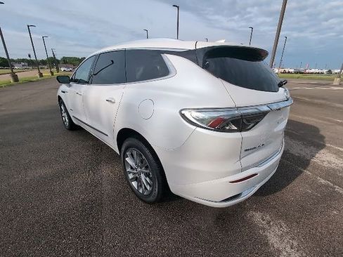Used 2023 Buick Enclave Avenir w/ Avenir Technology Package FWD image 9