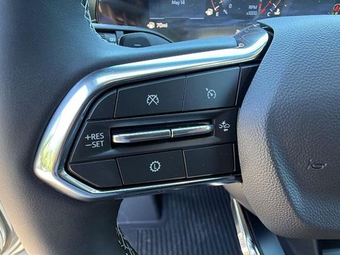 New 2026 Chevrolet Traverse LT w/ Midnight/Sport Edition FWD image 21