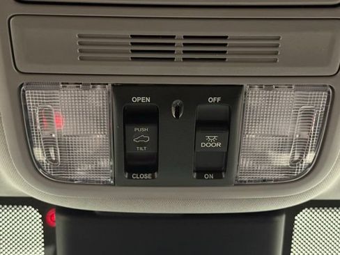 Used 2024 Honda Odyssey EX-L image 24