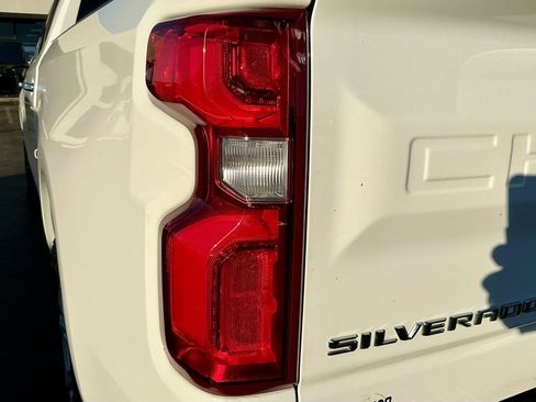 Used 2022 Chevrolet Silverado 1500 LTZ w/ LTZ Premium Package image 13