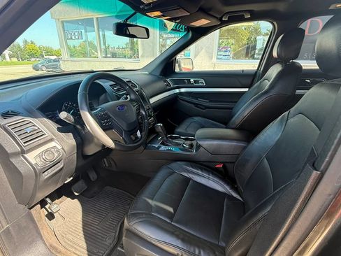 Used 2016 Ford Explorer XLT w/ Equipment Group 202A AWD/4WD image 9