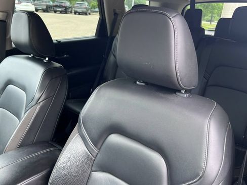 Used 2022 Nissan Pathfinder SL w/ SL Black Package AWD/4WD image 14