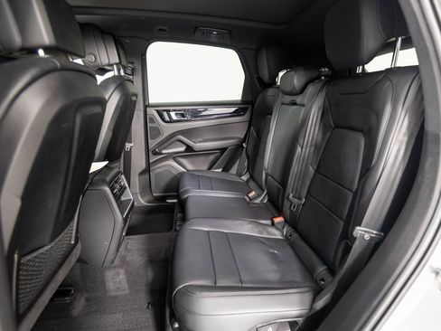 Certified 2023 Porsche Cayenne image 28
