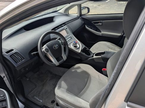 Used 2013 Toyota Prius Three FWD image 5