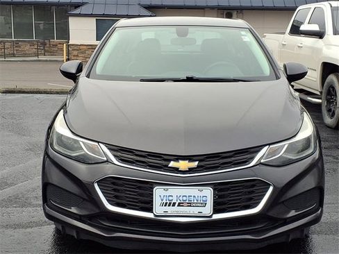 Used 2017 Chevrolet Cruze LT image 20