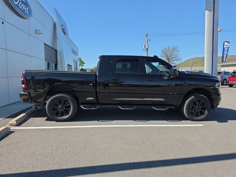 Used 2024 RAM 2500 Laramie w/ Night Edition AWD/4WD image 2