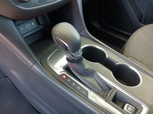 Used 2022 Chevrolet Equinox LT image 22