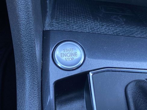 Used 2021 Volkswagen Tiguan SE R-Line image 31