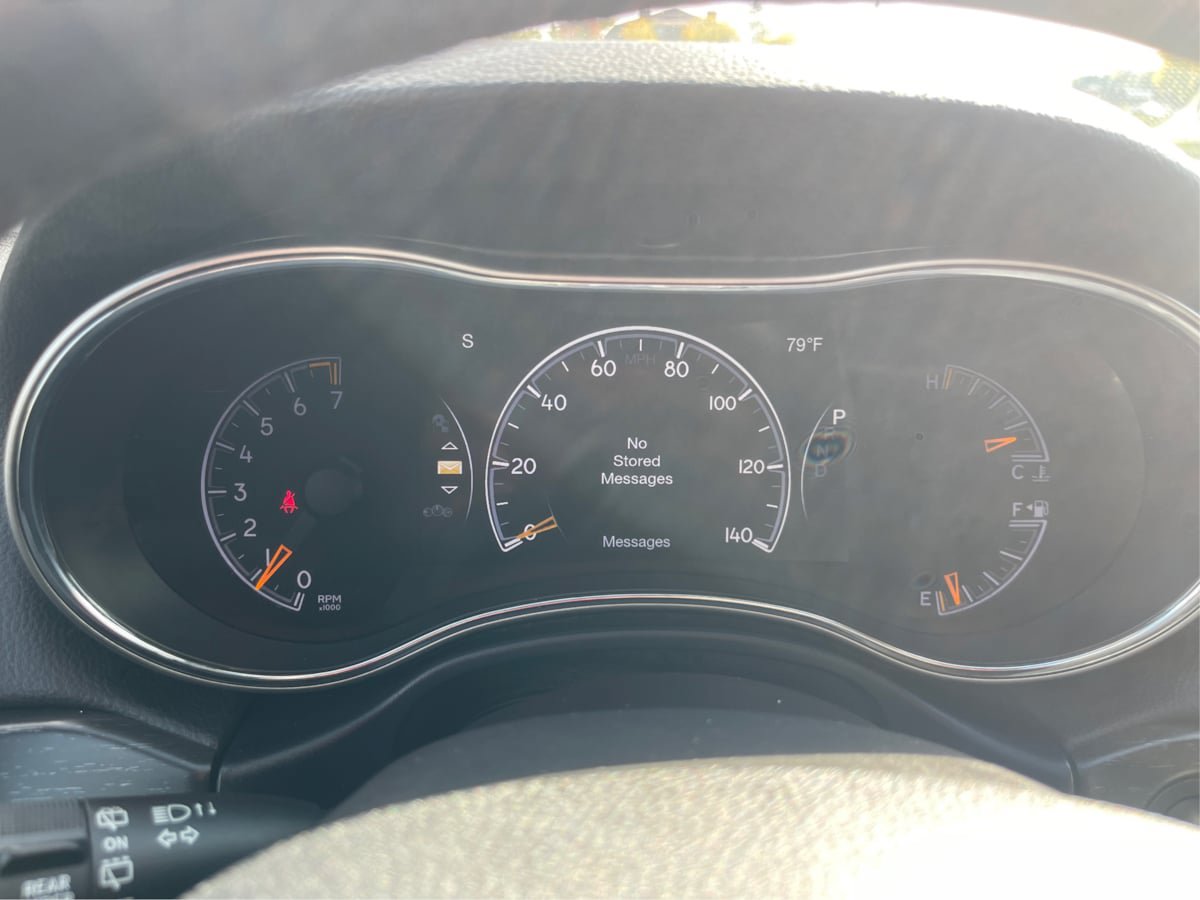 Used 2018 Jeep Grand Cherokee Altitude AWD/4WD image 16