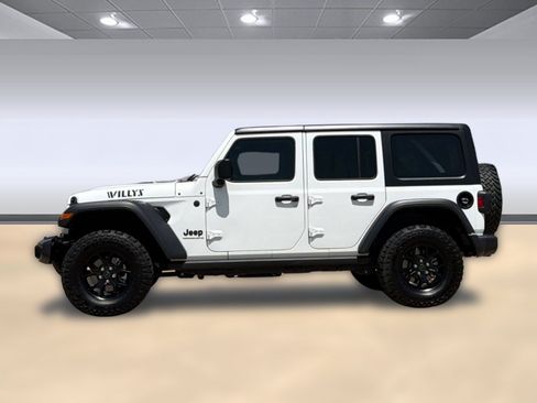 Used 2025 Jeep Wrangler Unlimited Sport AWD/4WD image 2