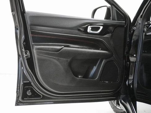 Certified 2025 Jeep Compass Trailhawk w/ Trailer Tow Group image 14