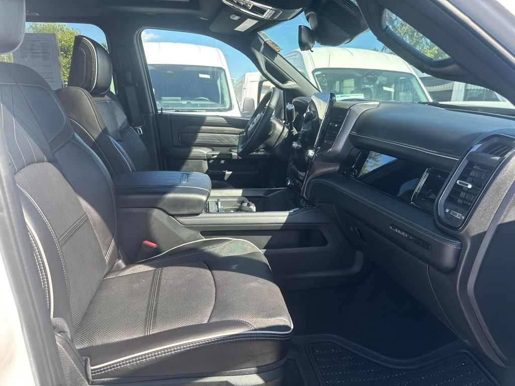 Used 2026 RAM 2500 Limited AWD/4WD image 33