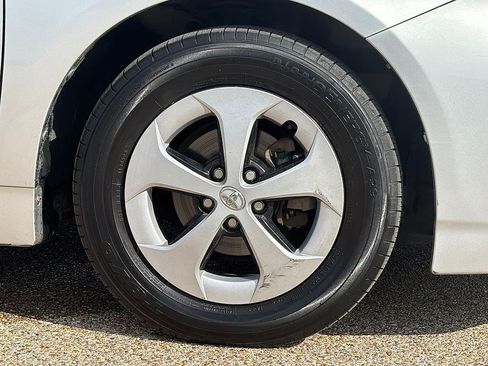 Used 2015 Toyota Prius Two FWD image 31