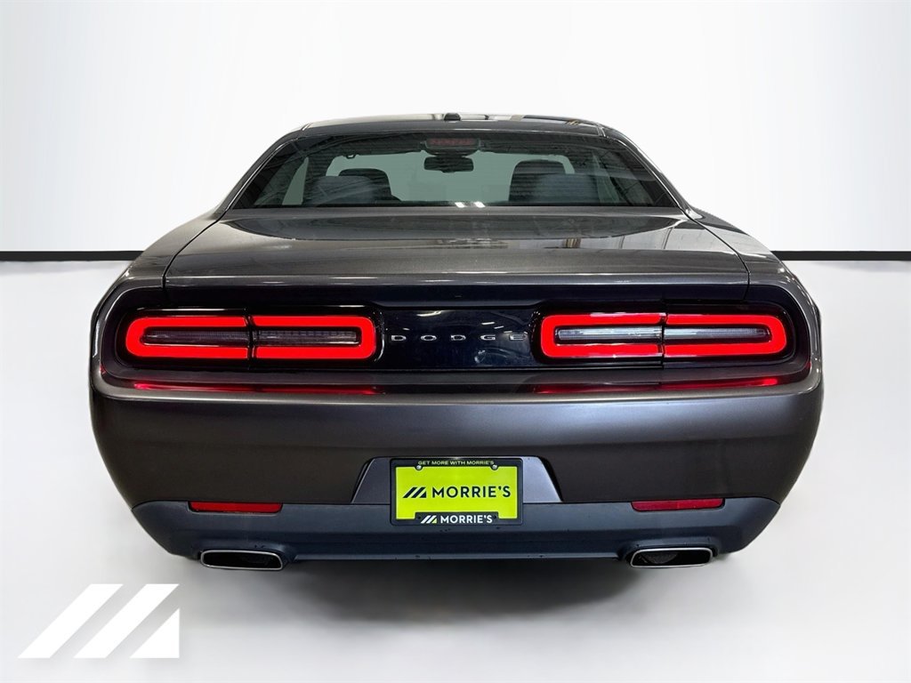Used 2015 Dodge Challenger SXT RWD image 6
