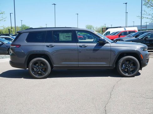 New 2025 Jeep Grand Cherokee L Limited w/ Black Appearance Package image 8