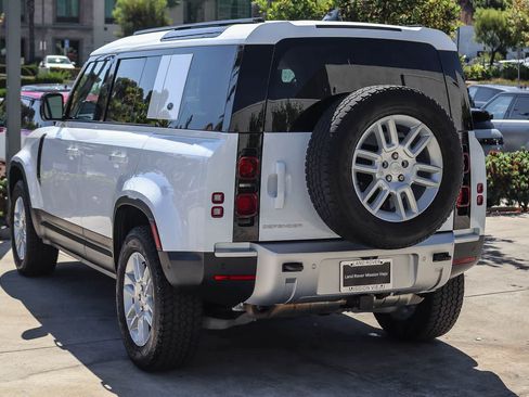 Used 2023 Land Rover Defender 110 S AWD/4WD image 4