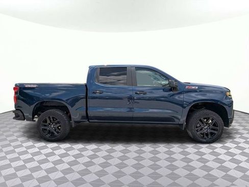 Used 2021 Chevrolet Silverado 1500 LT Trail Boss w/ LPO, Dark Essentials Package AWD/4WD image 2