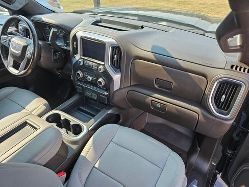Used 2021 GMC Sierra 1500 SLT w/ SLT Premium Package AWD/4WD image 11