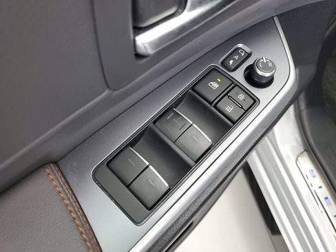 Used 2024 Toyota Sienna XSE w/ XSE Premium Package image 22