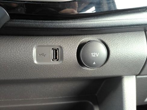 Used 2025 Ford Transit 350 XLT image 41