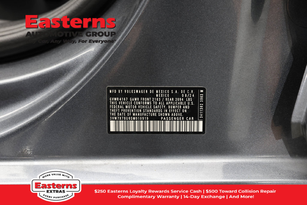 Used 2025 Volkswagen Jetta SE FWD image 36