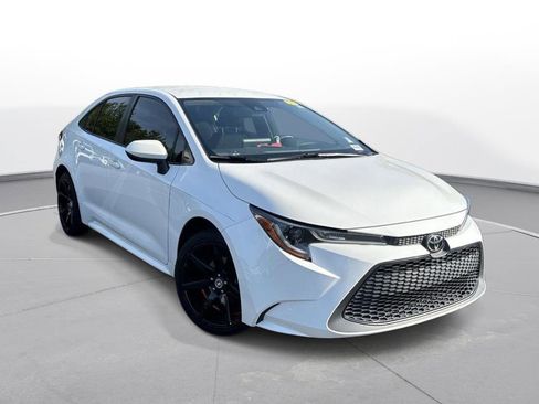 Used 2020 Toyota Corolla LE FWD image 4