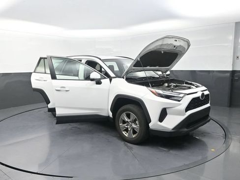 Used 2024 Toyota RAV4 XLE FWD image 39
