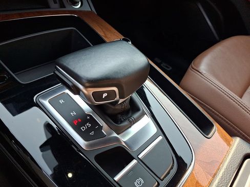 Used 2021 Audi Q5 2.0T Premium AWD/4WD image 15