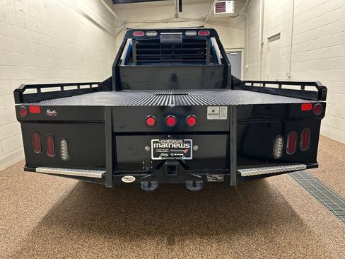 Used 2024 RAM 3500 Laramie AWD/4WD image 3