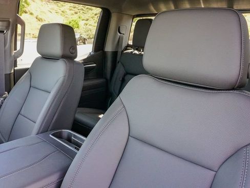 New 2026 GMC Sierra 1500 SLT AWD/4WD image 15
