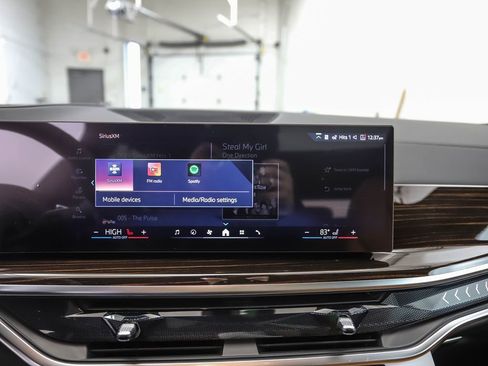 New 2026 BMW X5 xDrive50e w/ Executive Package image 16