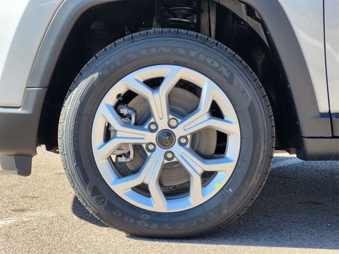 New 2026 Jeep Compass Latitude image 7