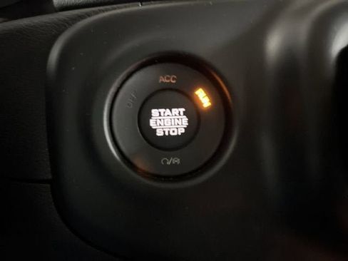 Used 2021 Jeep Wrangler Unlimited Sahara w/ Cold Weather Group AWD/4WD image 17