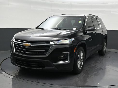 Used 2023 Chevrolet Traverse LT FWD image 9