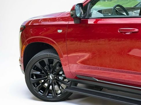 New 2026 Cadillac Escalade Platinum Sport w/ LPO, ONYX Package AWD/4WD image 8